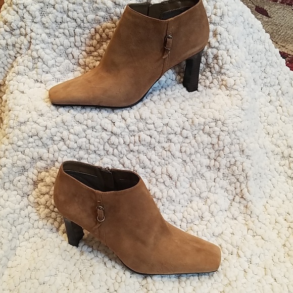 bandolino ankle booties